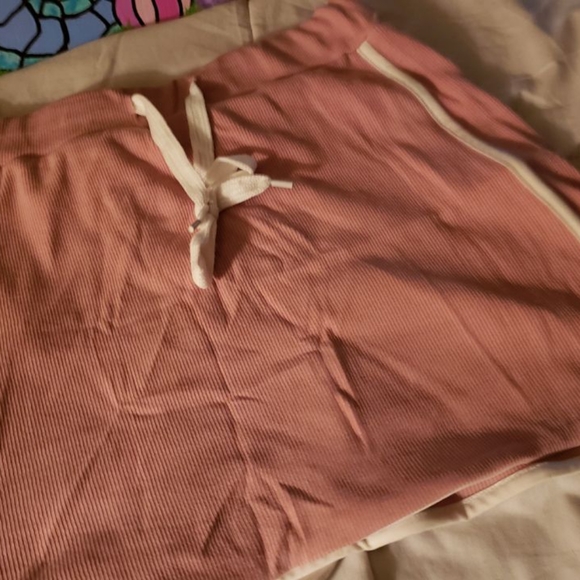 Pink Top & Skirt Set - Picture 2 of 2